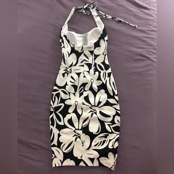 Beautiful Cache Black and White Floral Halter Dress. Size 2. - Picture 2 of 3